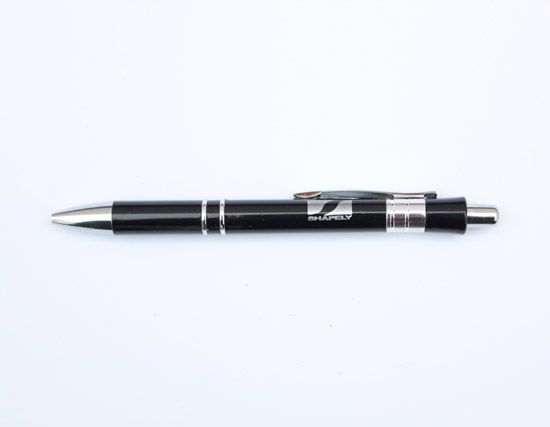 Bolígrafo Nakel personalizado en tinta plata para SHAPELY