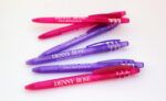 Bolígrafos Igo color serigrafiados para Denny Rose